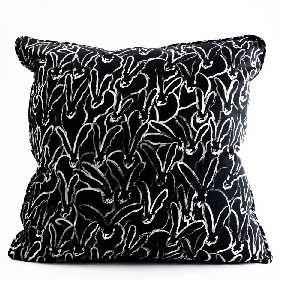 Coussin Blanc Rose et Noir Hunt Slonem – Course de lapin