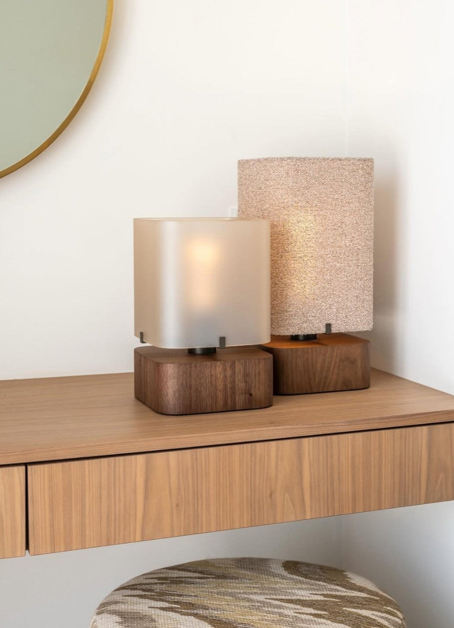 Lampe de table Cubo Walnut - ByEve